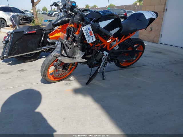 KTM 390 Duke 2017 MD2JYJ40XHC273481 Image 2