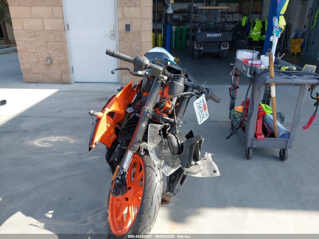 KTM 390 Duke 2017 MD2JYJ40XHC273481 Image 5