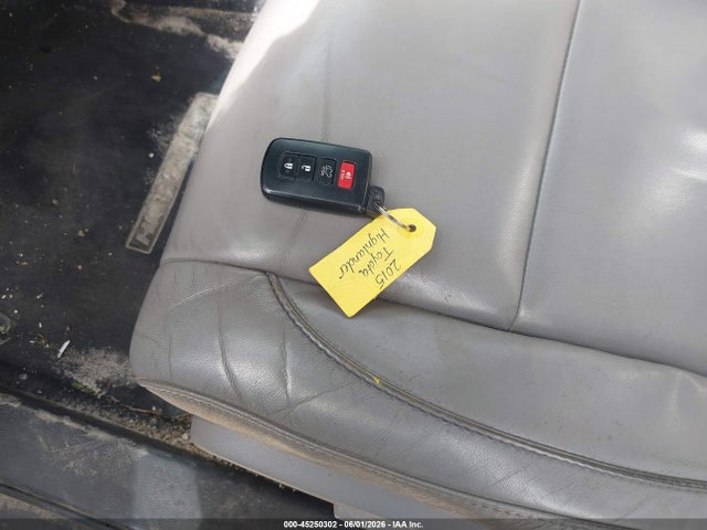 45250302 :رقم المزاد ، 5TDJKRFH2FS133025 vin ، 2015 Toyota Highlander Xle V6 مزاد بيع