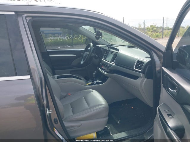 45250302 :رقم المزاد ، 5TDJKRFH2FS133025 vin ، 2015 Toyota Highlander Xle V6 مزاد بيع