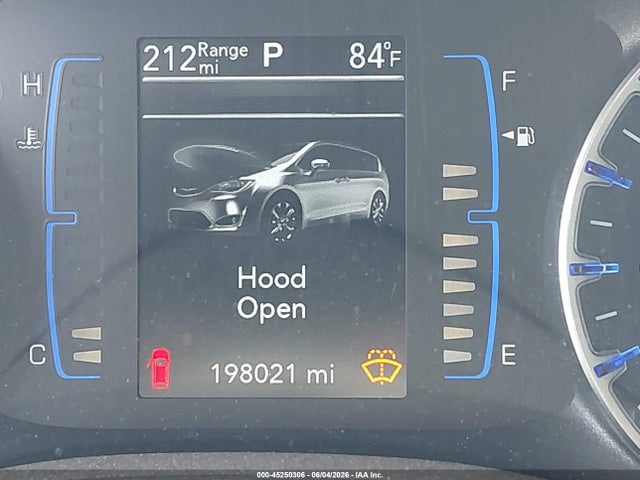 2018 Chrysler Pacifica Lx მანქანა იყიდება აუქციონზე, vin: 2C4RC1CG4JR148625, აუქციონის ნომერი: 45250306