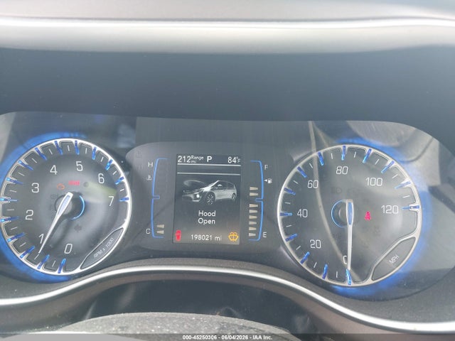 2018 Chrysler Pacifica Lx მანქანა იყიდება აუქციონზე, vin: 2C4RC1CG4JR148625, აუქციონის ნომერი: 45250306