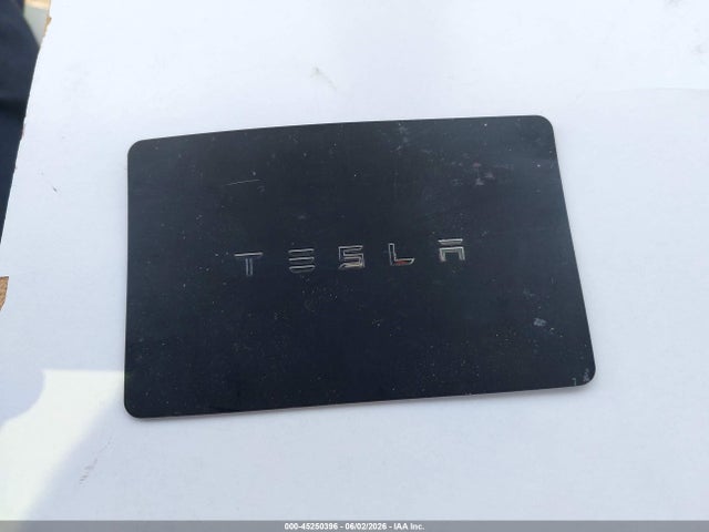2020 Tesla Model 3 Long Range Dual Motor All-wheel Drive მანქანა იყიდება აუქციონზე, vin: 5YJ3E1EBXLF513633, აუქციონის ნომერი: 45250396