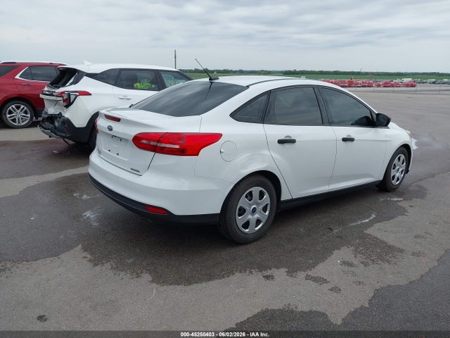 Ford FOCUS S 2016 1FADP3E28GL392359 Image 4