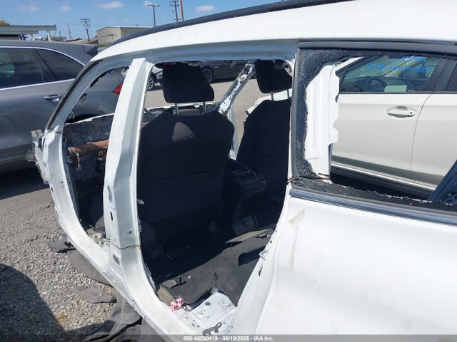 5TDBZRBH2MS057101 Toyota Highlander Le
