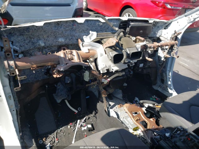 5TDBZRBH2MS057101 Toyota Highlander Le