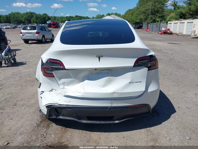 Продажа на аукционе авто 2023 Tesla Model Y Awd/long Range Dual Motor All-wheel Drive, vin: 7SAYGDEE0PF598499, номер лота: 45250431