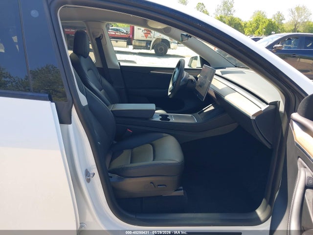 Продажа на аукционе авто 2023 Tesla Model Y Awd/long Range Dual Motor All-wheel Drive, vin: 7SAYGDEE0PF598499, номер лота: 45250431