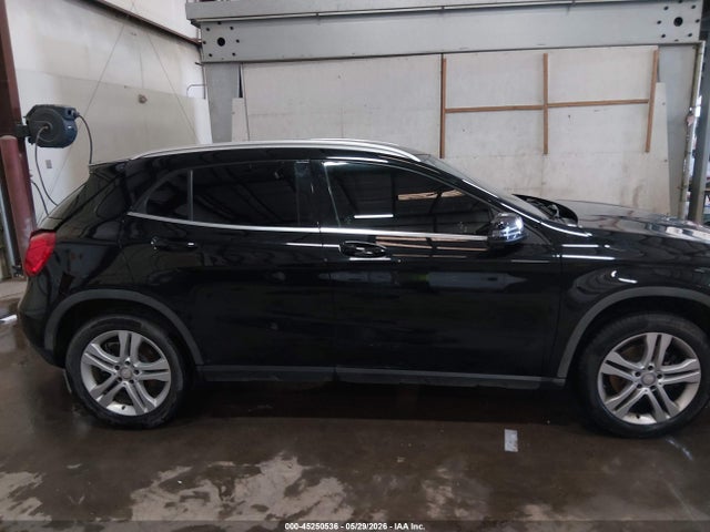 WDCTG4EB4HJ335028 Mercedes-Benz GLA 250