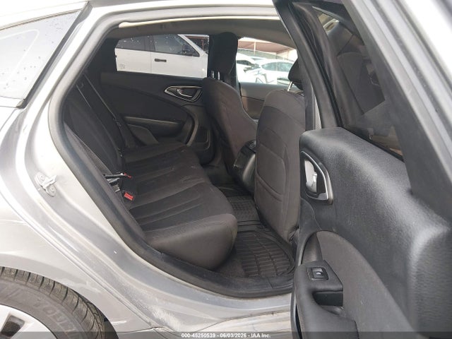 Продаж на аукціоні авто 2015 Chrysler 200 Lx, vin: 1C3CCCFB4FN703552, номер лоту: 45250539