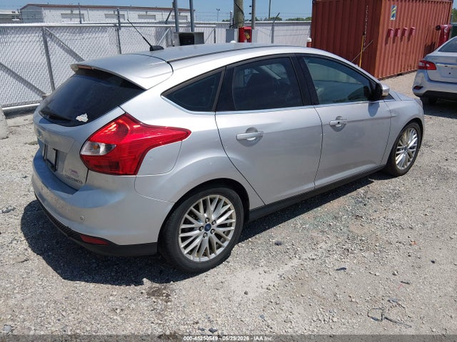 45250549 :رقم المزاد ، 1FADP3N28EL188626 vin ، 2014 Ford Focus Titanium مزاد بيع