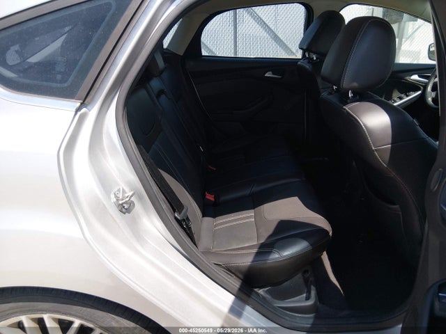 45250549 :رقم المزاد ، 1FADP3N28EL188626 vin ، 2014 Ford Focus Titanium مزاد بيع