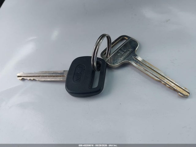 45250616 :رقم المزاد ، 2T1BR32E83C061955 vin ، 2003 Toyota Corolla Le مزاد بيع