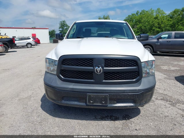 45250696 :رقم المزاد ، 1C6RR6KG8JS303633 vin ، 2018 Ram 1500 Tradesman  4x2 5'7 Box مزاد بيع