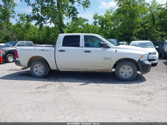 45250696 :رقم المزاد ، 1C6RR6KG8JS303633 vin ، 2018 Ram 1500 Tradesman  4x2 5'7 Box مزاد بيع