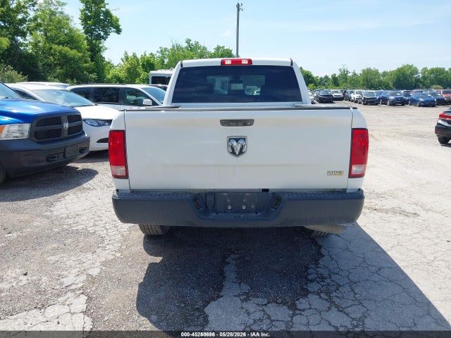 45250696 :رقم المزاد ، 1C6RR6KG8JS303633 vin ، 2018 Ram 1500 Tradesman  4x2 5'7 Box مزاد بيع
