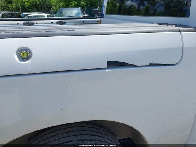 45250696 :رقم المزاد ، 1C6RR6KG8JS303633 vin ، 2018 Ram 1500 Tradesman  4x2 5'7 Box مزاد بيع