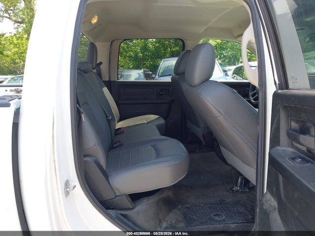45250696 :رقم المزاد ، 1C6RR6KG8JS303633 vin ، 2018 Ram 1500 Tradesman  4x2 5'7 Box مزاد بيع