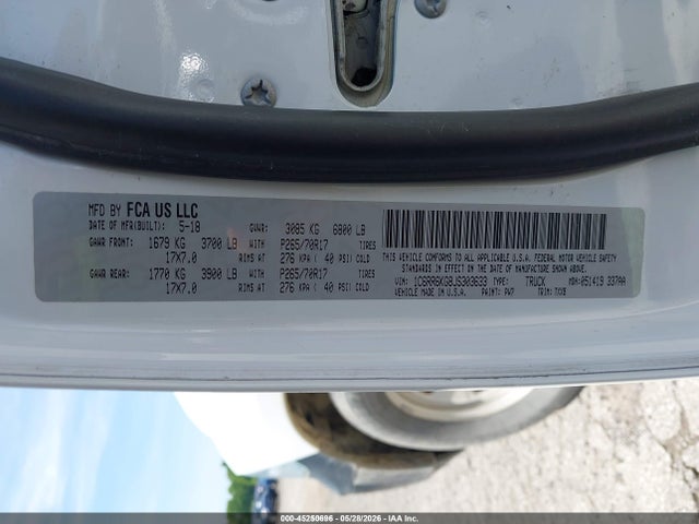 45250696 :رقم المزاد ، 1C6RR6KG8JS303633 vin ، 2018 Ram 1500 Tradesman  4x2 5'7 Box مزاد بيع