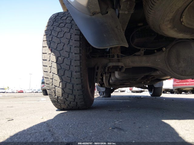 5TFEY5F16GX198693 Toyota Tundra Sr5 5.7l V8