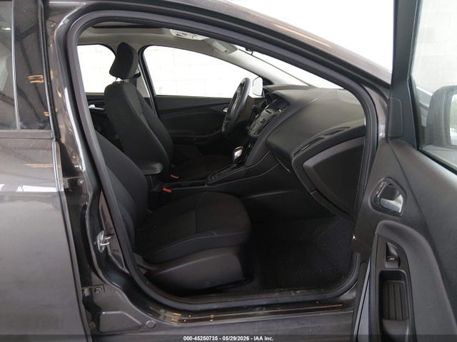 1FADP3F28FL294073 Ford FOCUS SE