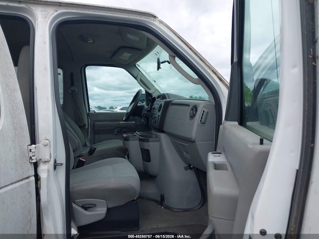 45250757 :رقم المزاد ، 1FBNE3BL1ADA23625 vin ، 2010 Ford E-350 Super Duty Xl/xlt مزاد بيع