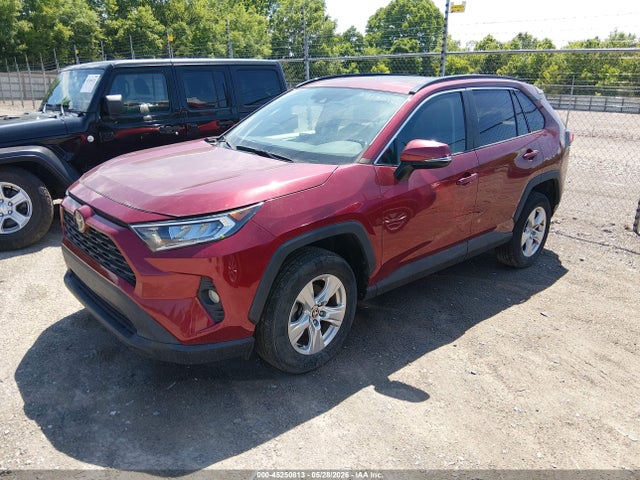 2021 Toyota Rav4 Xle მანქანა იყიდება აუქციონზე, vin: 2T3W1RFV1MW127663, აუქციონის ნომერი: 45250813