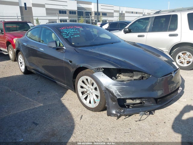 45250964 :رقم المزاد ، 5YJSA1E19GF156076 vin ، 2016 Tesla Model S 60/70/75/85 مزاد بيع