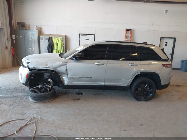 Продажа на аукционе авто 2023 Jeep Grand Cherokee Altitude 4x4, vin: 1C4RJHAG7PC582797, номер лота: 45251012