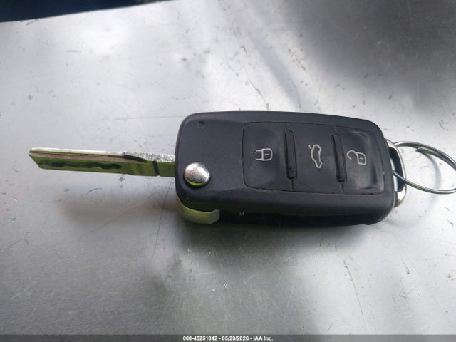 Aukcja sprzedaży 2016 Volkswagen Passat 1.8t S, vin: 1VWAT7A32GC047713, numer aukcji: 45251042