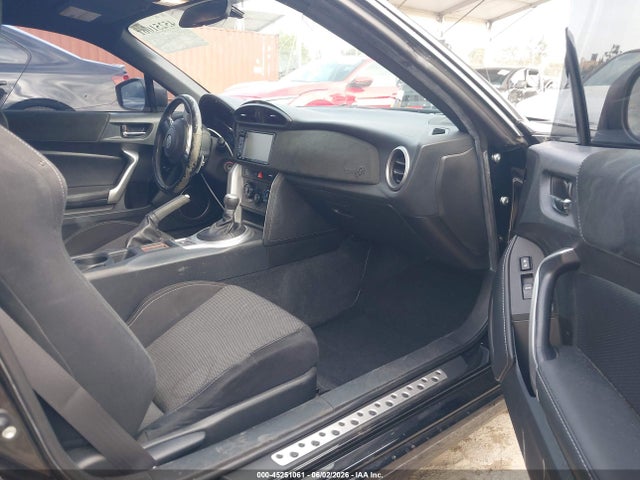 2017 Toyota 86 მანქანა იყიდება აუქციონზე, vin: JF1ZNAA16H8709427, აუქციონის ნომერი: 45251061