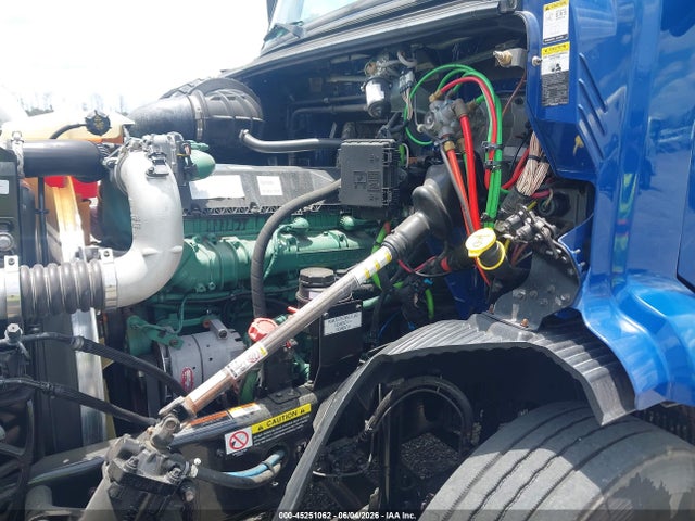 Продажа на аукционе авто 2021 Volvo Vnr, vin: 4V4WC9EG8MN274975, номер лота: 45251062