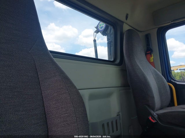 Продажа на аукционе авто 2021 Volvo Vnr, vin: 4V4WC9EG8MN274975, номер лота: 45251062
