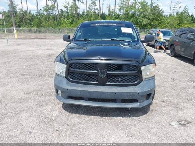 45251073 :رقم المزاد ، 3C6RR7KT7JG219457 vin ، 2018 Ram 1500 Express  4x4 5'7 Box مزاد بيع