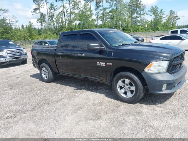 45251073 :رقم المزاد ، 3C6RR7KT7JG219457 vin ، 2018 Ram 1500 Express  4x4 5'7 Box مزاد بيع