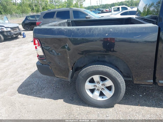 45251073 :رقم المزاد ، 3C6RR7KT7JG219457 vin ، 2018 Ram 1500 Express  4x4 5'7 Box مزاد بيع