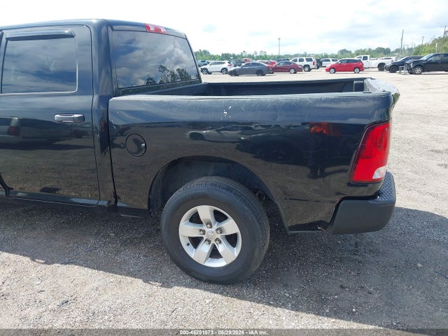 45251073 :رقم المزاد ، 3C6RR7KT7JG219457 vin ، 2018 Ram 1500 Express  4x4 5'7 Box مزاد بيع