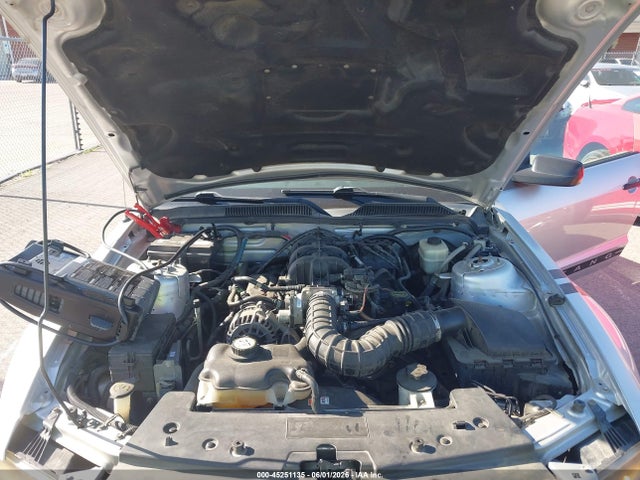 45251135 :رقم المزاد ، 1ZVHT80N285209336 vin ، 2008 Ford Mustang V6 Deluxe/v6 Premium مزاد بيع