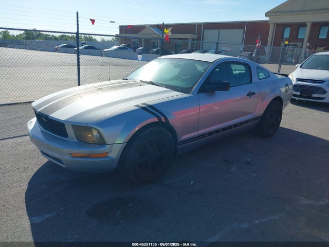 45251135 :رقم المزاد ، 1ZVHT80N285209336 vin ، 2008 Ford Mustang V6 Deluxe/v6 Premium مزاد بيع