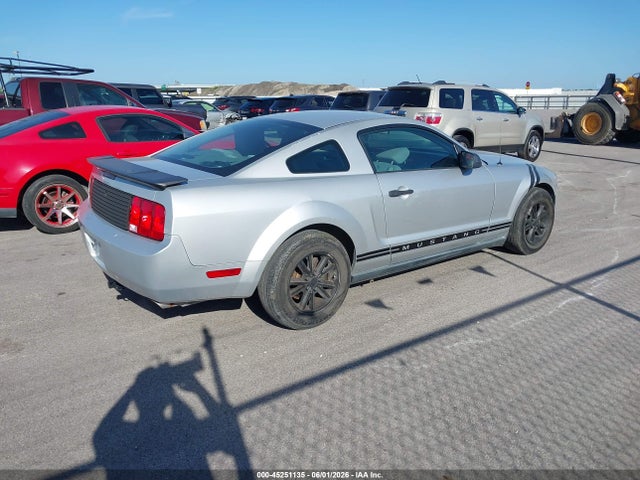 45251135 :رقم المزاد ، 1ZVHT80N285209336 vin ، 2008 Ford Mustang V6 Deluxe/v6 Premium مزاد بيع