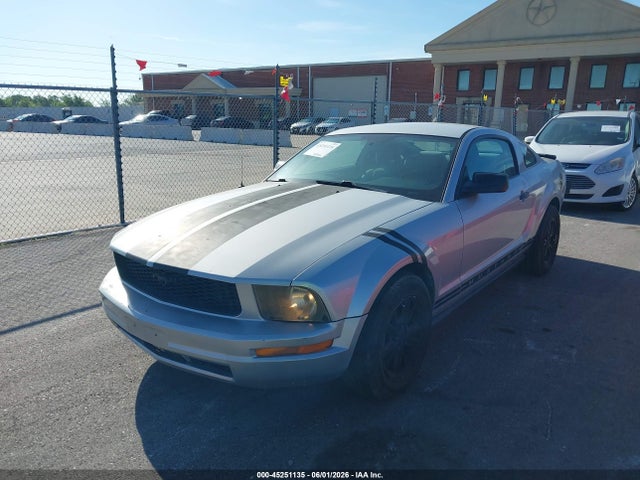 45251135 :رقم المزاد ، 1ZVHT80N285209336 vin ، 2008 Ford Mustang V6 Deluxe/v6 Premium مزاد بيع