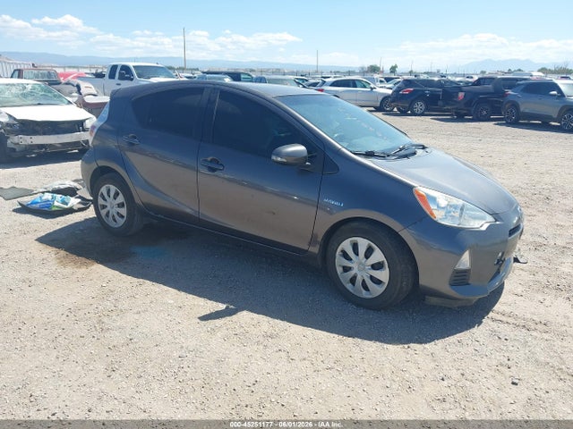 Toyota Prius C Two 2014 JTDKDTB32E1061695 Image 1