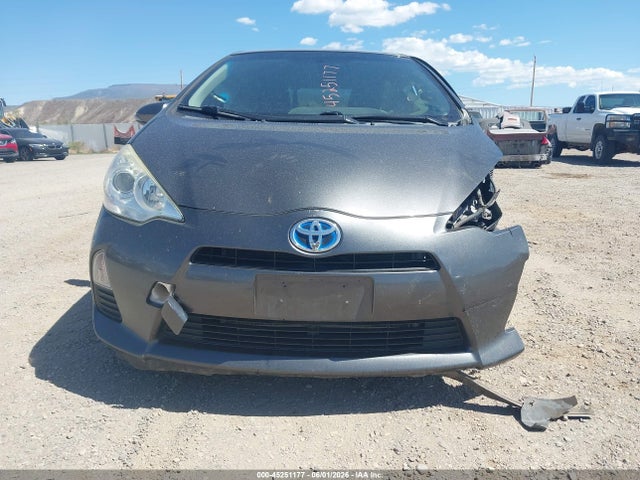 Toyota Prius C Two 2014 JTDKDTB32E1061695 Image 13