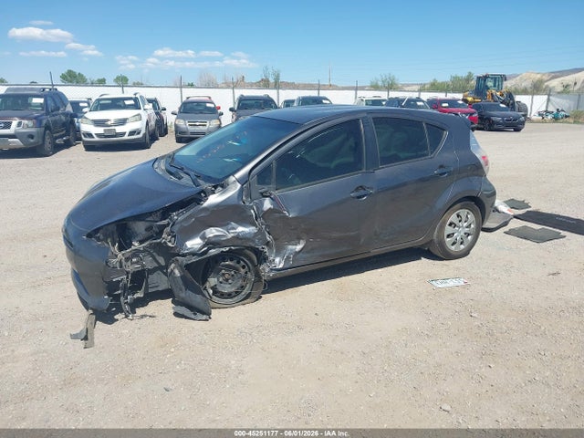 Toyota Prius C Two 2014 JTDKDTB32E1061695 Image 2