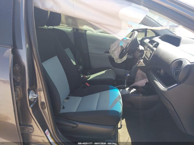 Toyota Prius C Two 2014 JTDKDTB32E1061695 Image 5