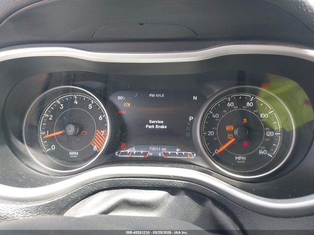 45251230 :رقم المزاد ، 1C4PJMBS9FW520527 vin ، 2015 Jeep Cherokee Trailhawk مزاد بيع