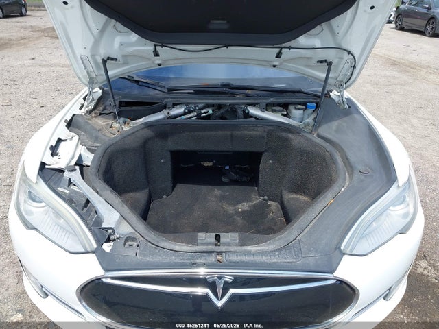 45251241 :رقم المزاد ، 5YJSA1CN5DFP20811 vin ، 2013 Tesla Model S مزاد بيع