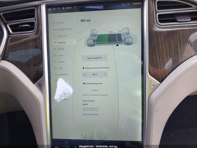45251241 :رقم المزاد ، 5YJSA1CN5DFP20811 vin ، 2013 Tesla Model S مزاد بيع
