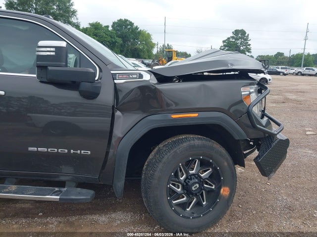 45251254 :رقم المزاد ، 1GT49UE7XMF161267 vin ، 2021 Gmc Sierra 3500hd 4wd  Standard Bed Slt مزاد بيع