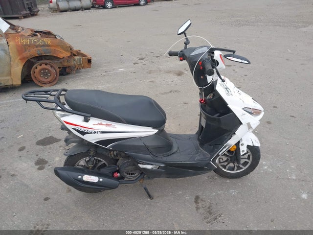 Dongfang Scooter 2025 LXDTCLNN2S1060028 Image 11